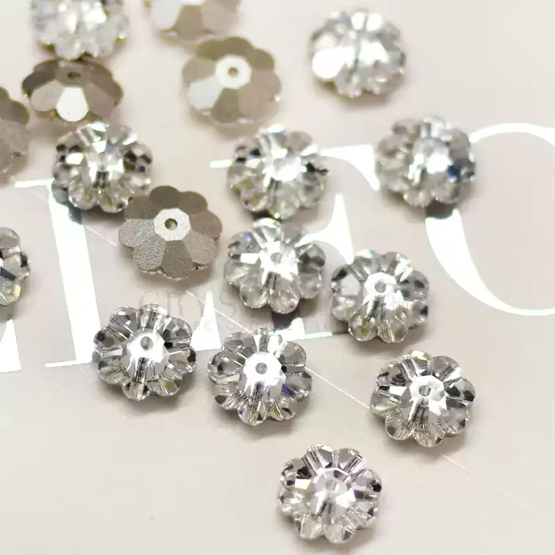 WHITE COLOR CENTER HOLE CRSYTAL FLOWER