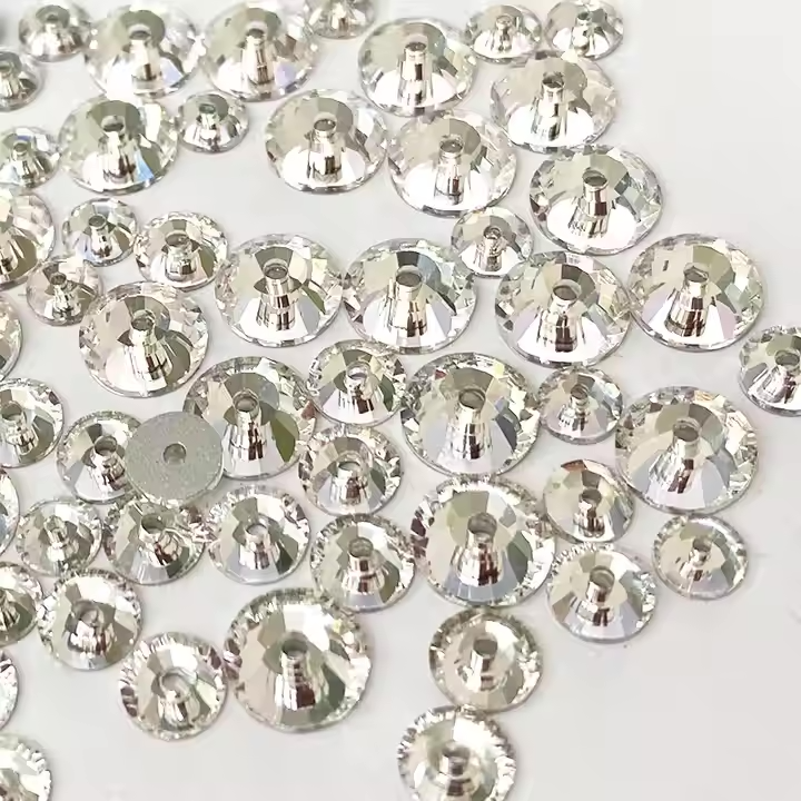 WHITE COLOR CENTER HOLE BETAKI / RHINESTONE